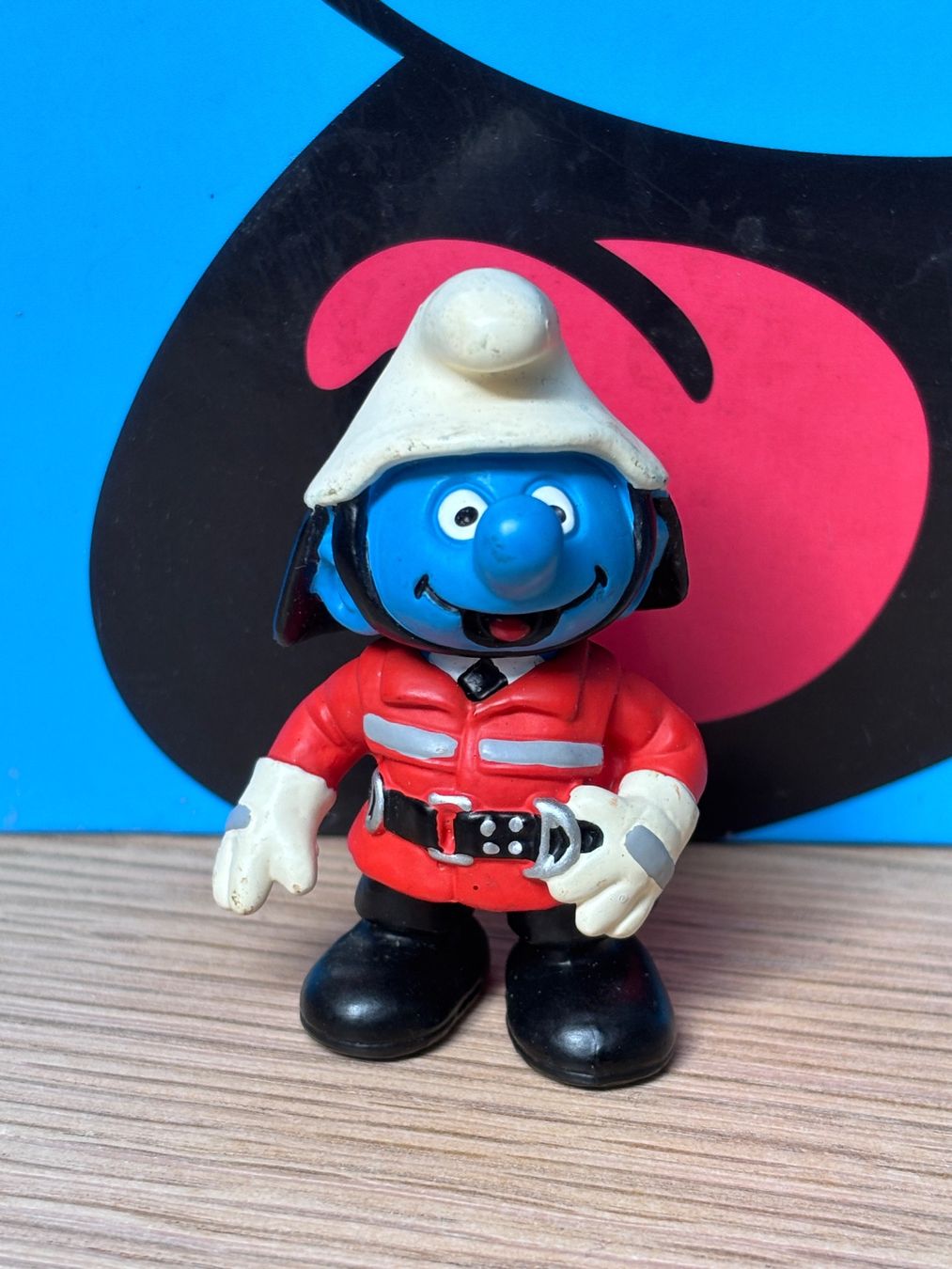 Schleich Statuette: Feuerwehr-Schlumpf / Feuerwehrmann – Usato da Lyss venduto da Duckszone