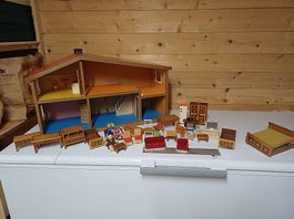 Puppenhaus mit Zubehör zu verkaufen