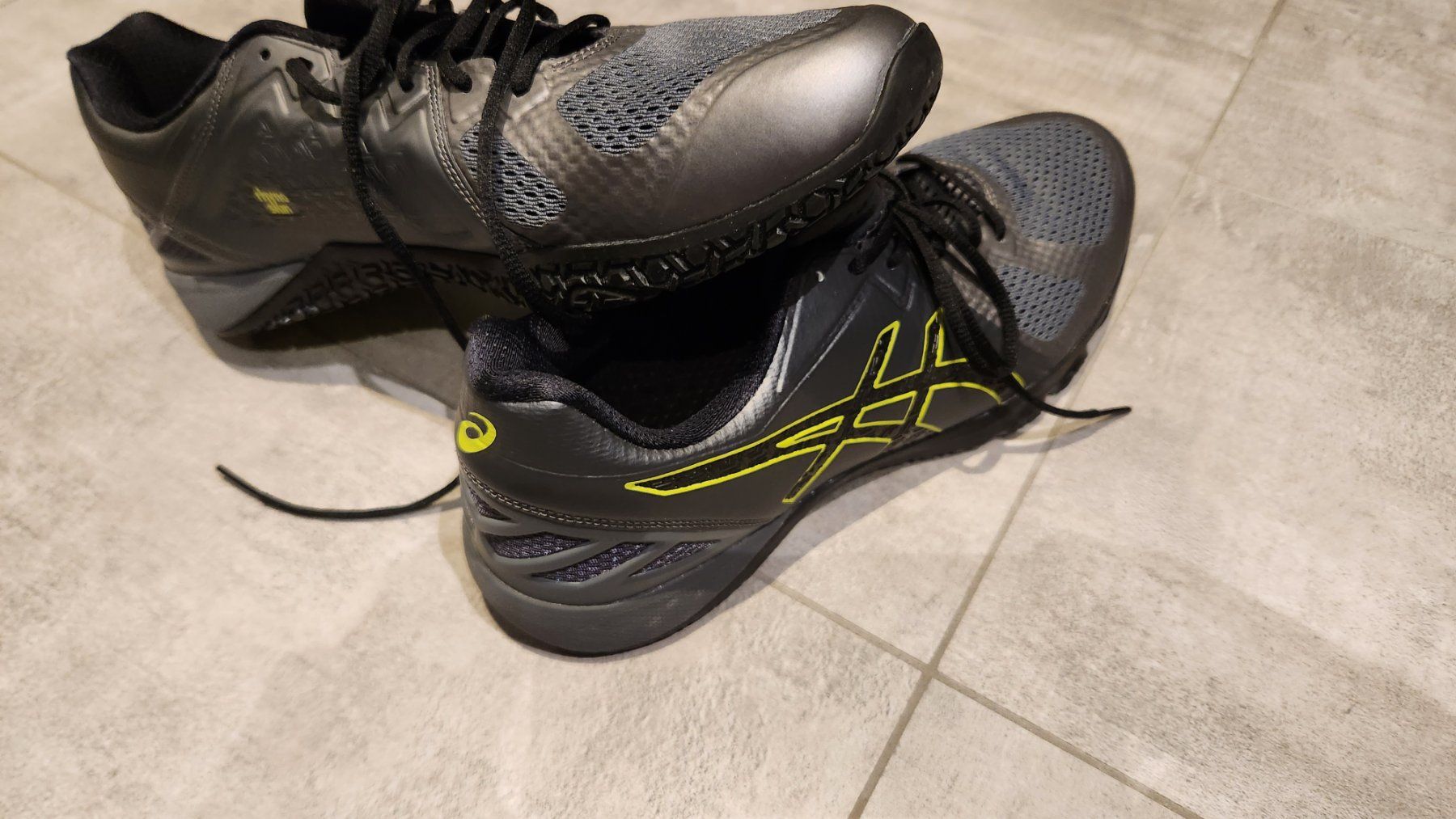 Herrenschuhe: neu!!Asics Conviction X Rhyno Skin gr.46 – Gebraucht aus bellinzona von zeus6535 7