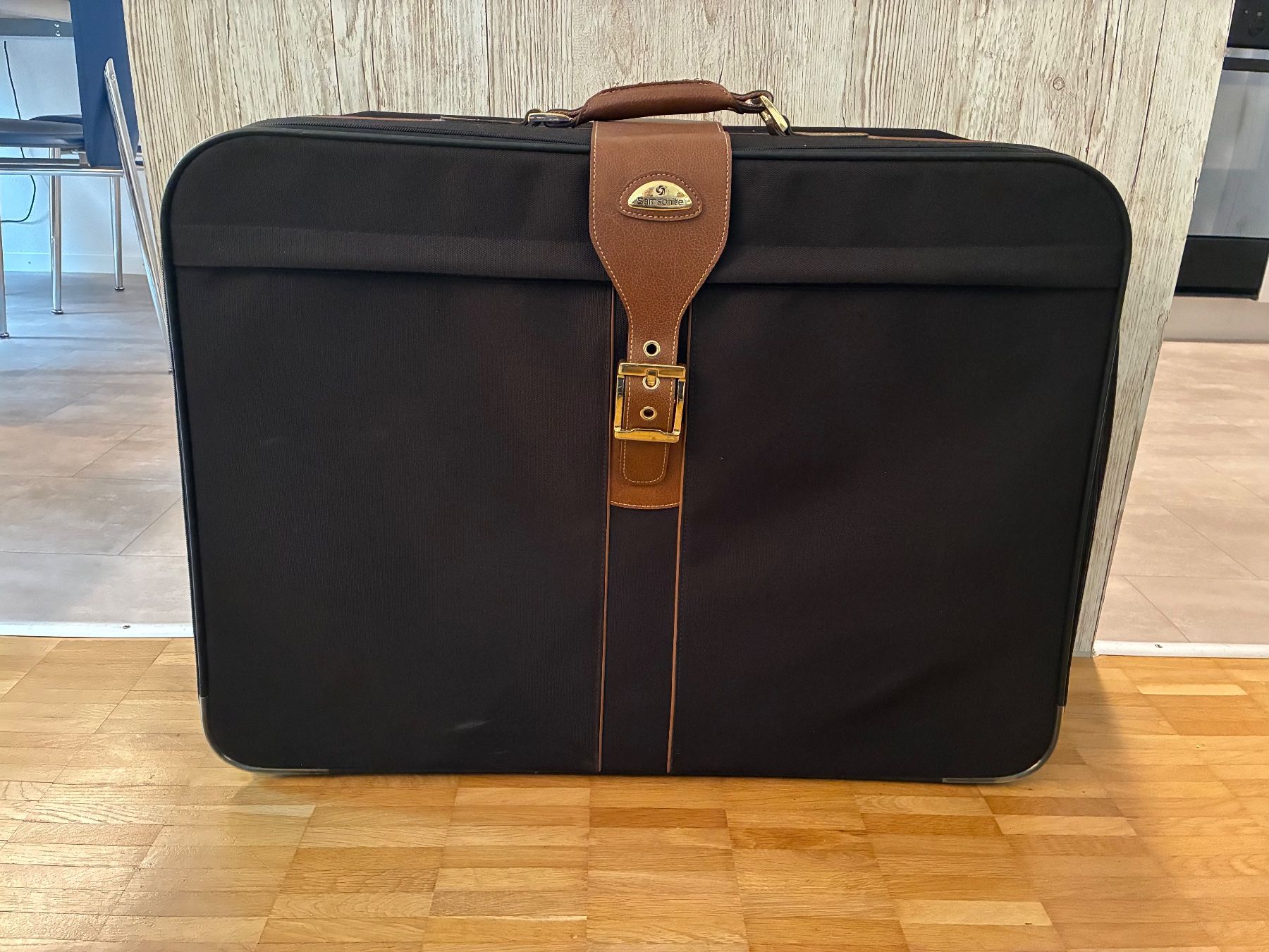 Samsonite Reisekoffer: Samsonite Rollkoffer – Gebraucht aus Au ZH von Ahzm