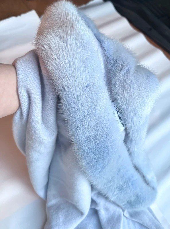 Maglioni & Felpe: Blumarine Angora Wolle Pulli mit echtem Nerz  38  it 44 – Usato da Obergösgen venduto da crystalfox 2