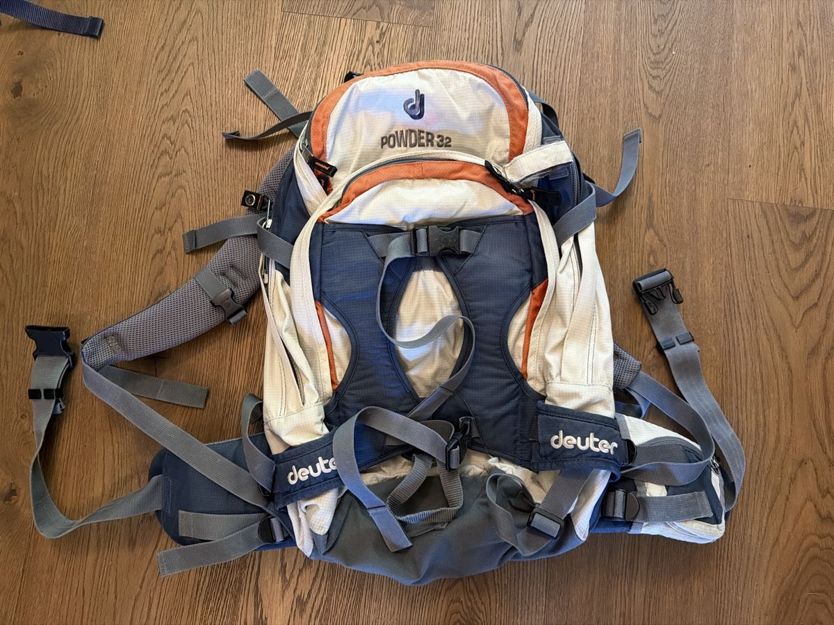 Deuter Zaini: Deuter Powder 32  Freeride-Rucksack - ultrarobust – Usato da Birmensdorf ZH venduto da PolzerJ1