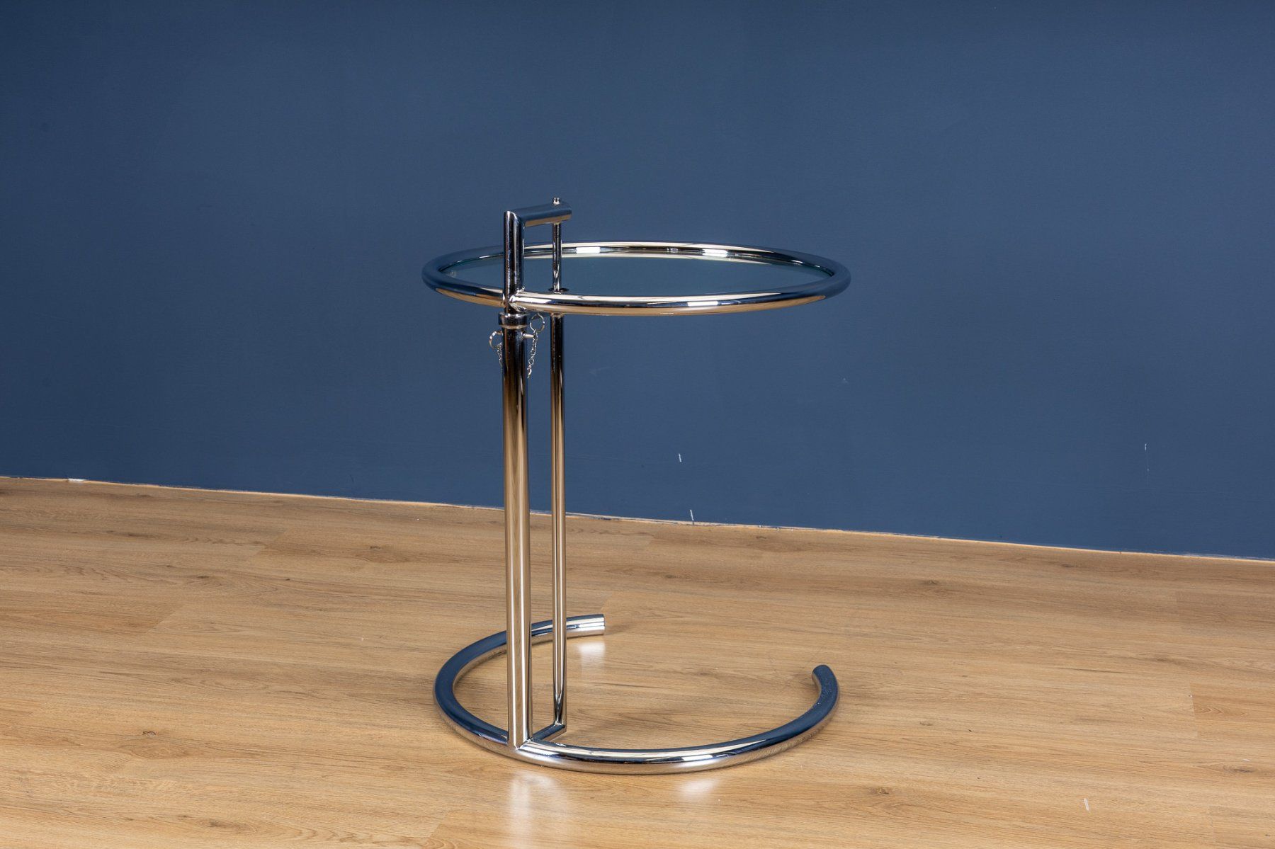 Tavoli: Eileen Gray Adjustable Table E 1027 Beistelltisch Replica – Usato da Winterthur venduto da Restored 2