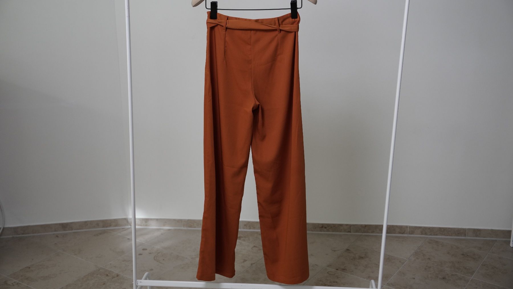 Jacquemus Hosen: Jacquemus Hose Wideleg Orange – Gebraucht aus Zürich von julia_zueri 1