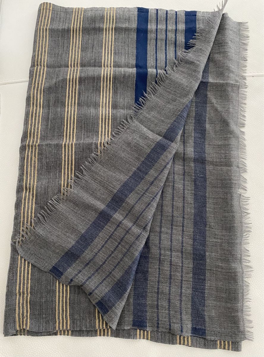 Foulard & Sciarpe: Wolle Schal 🌸 – Usato da Opfikon venduto da Luis144 5