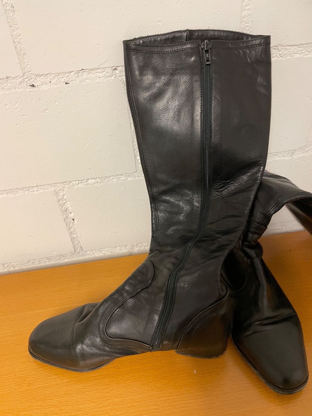 Damenschuhe: Lederstiefel schwarz 38,5 – Gebraucht aus Sissach von Gaemma 1