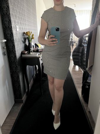 Robe H&M Pied-de-Poule, Taille 38, Idéale pour l'Automne!