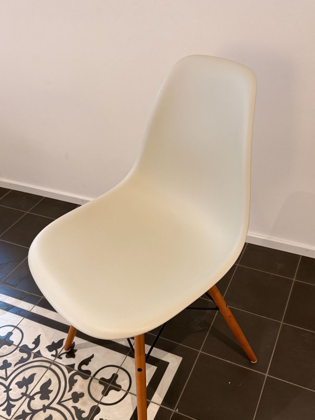 Vitra Sedie: 4 Stühle von Vitra - Eames Plastic Side Chair DSW – Nuovo (secondo la descrizione) da Zürich venduto da kiddoroboto 2