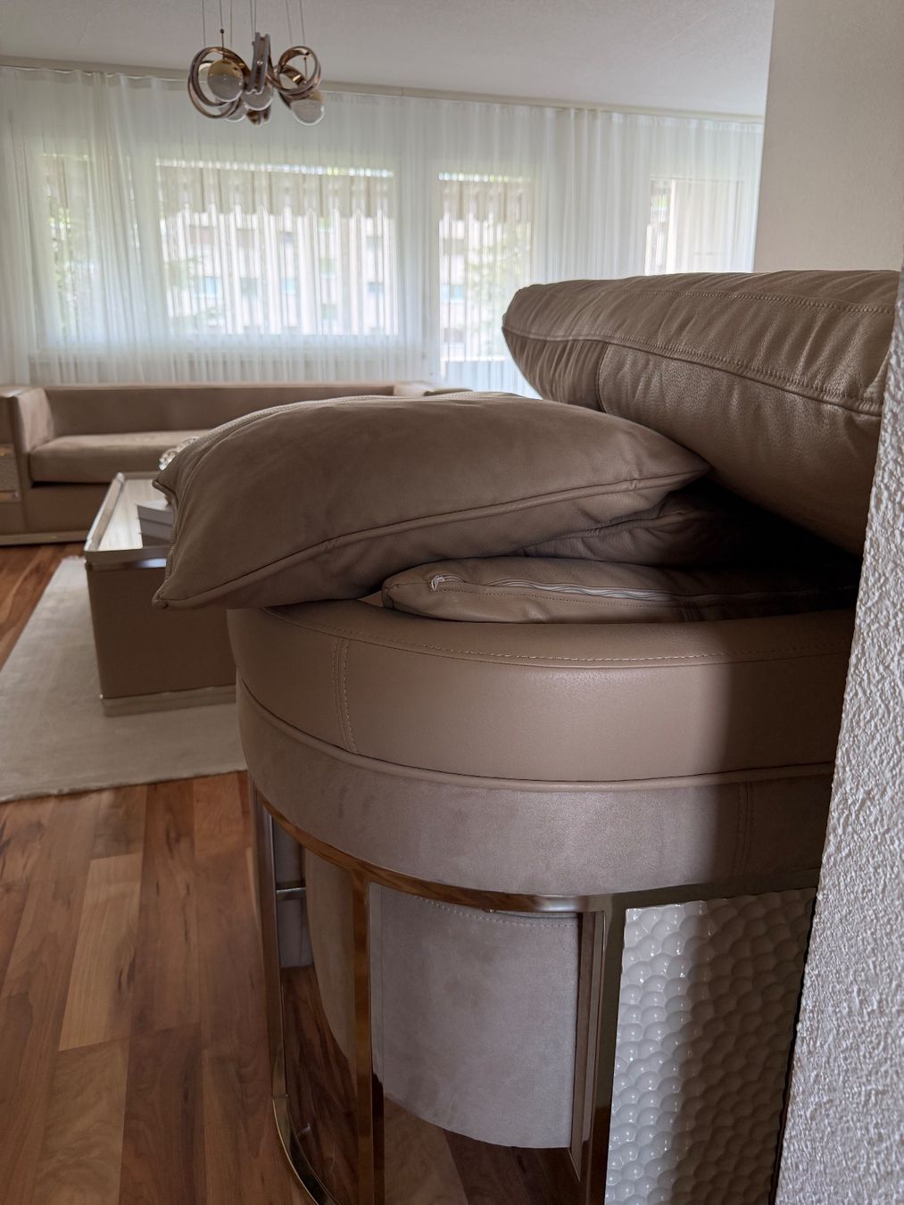 Sofas: Sofa + Tisch – D'occasion à Oftringen par sil_bzb9 6