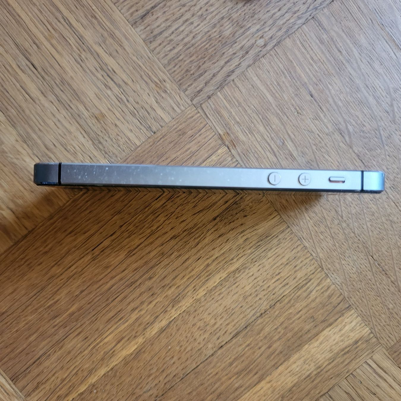 Apple Portables: ⚫️iPhone 5s – D'occasion à Schlosswil par ael_mrk8 5