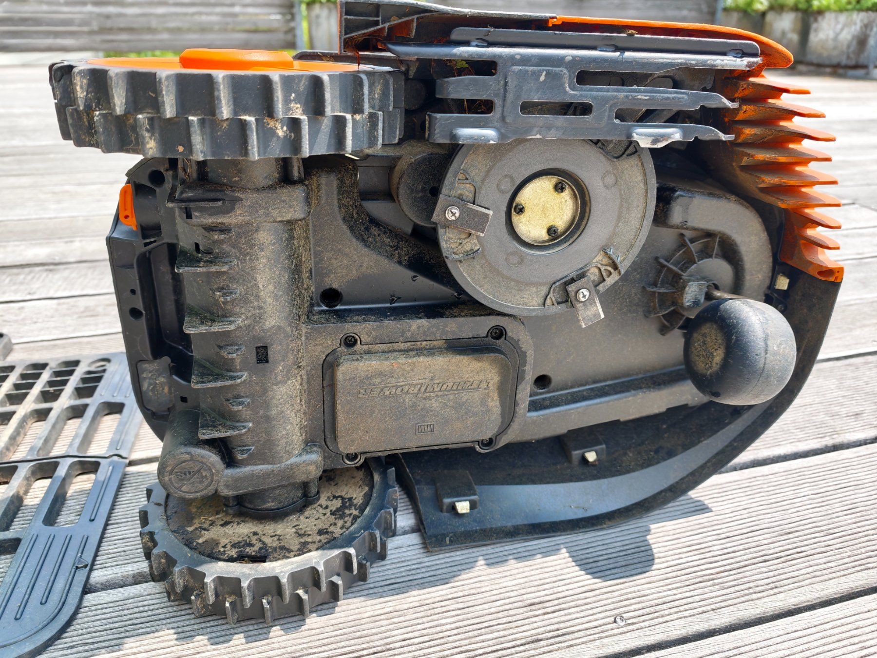 Worx Rasenmäher: Worx Landroid SM Rasenroboter – Defekt aus Oensingen von Herrmeyerhans 6