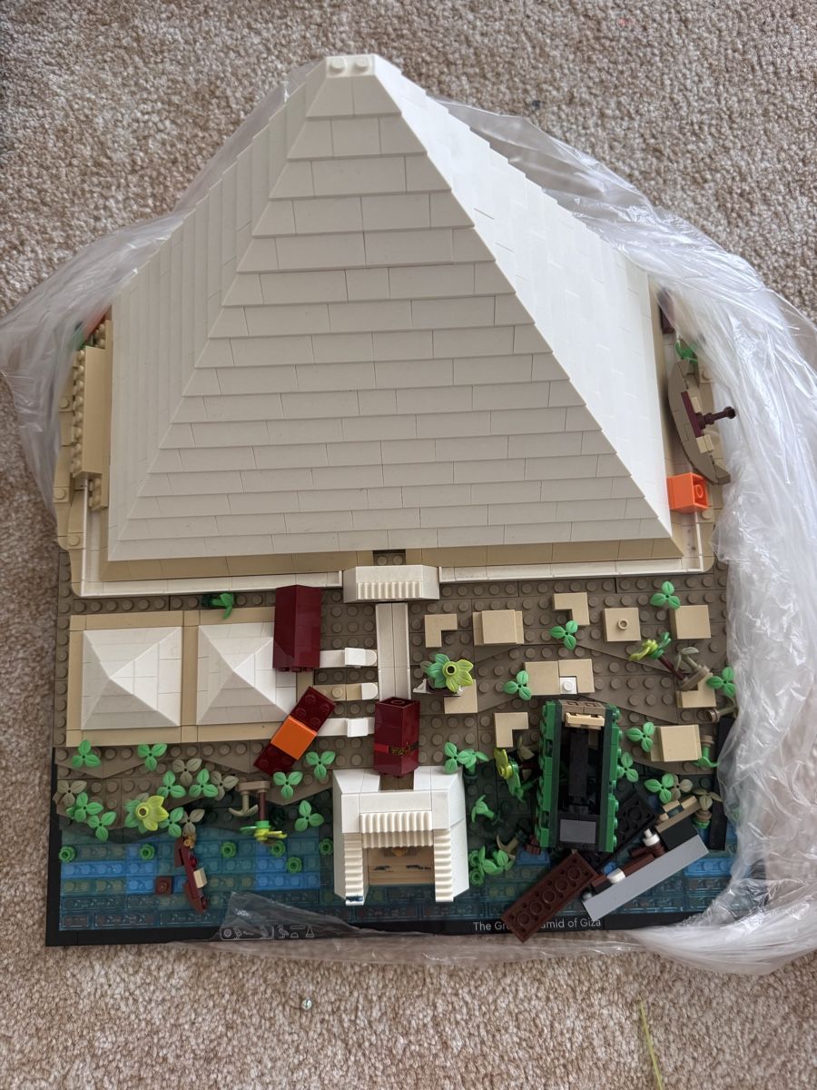Lego Kit di costruzioni: Lego Architecture Pyramide de Gizeh. – Usato da Meyrin venduto da inf_q7v6