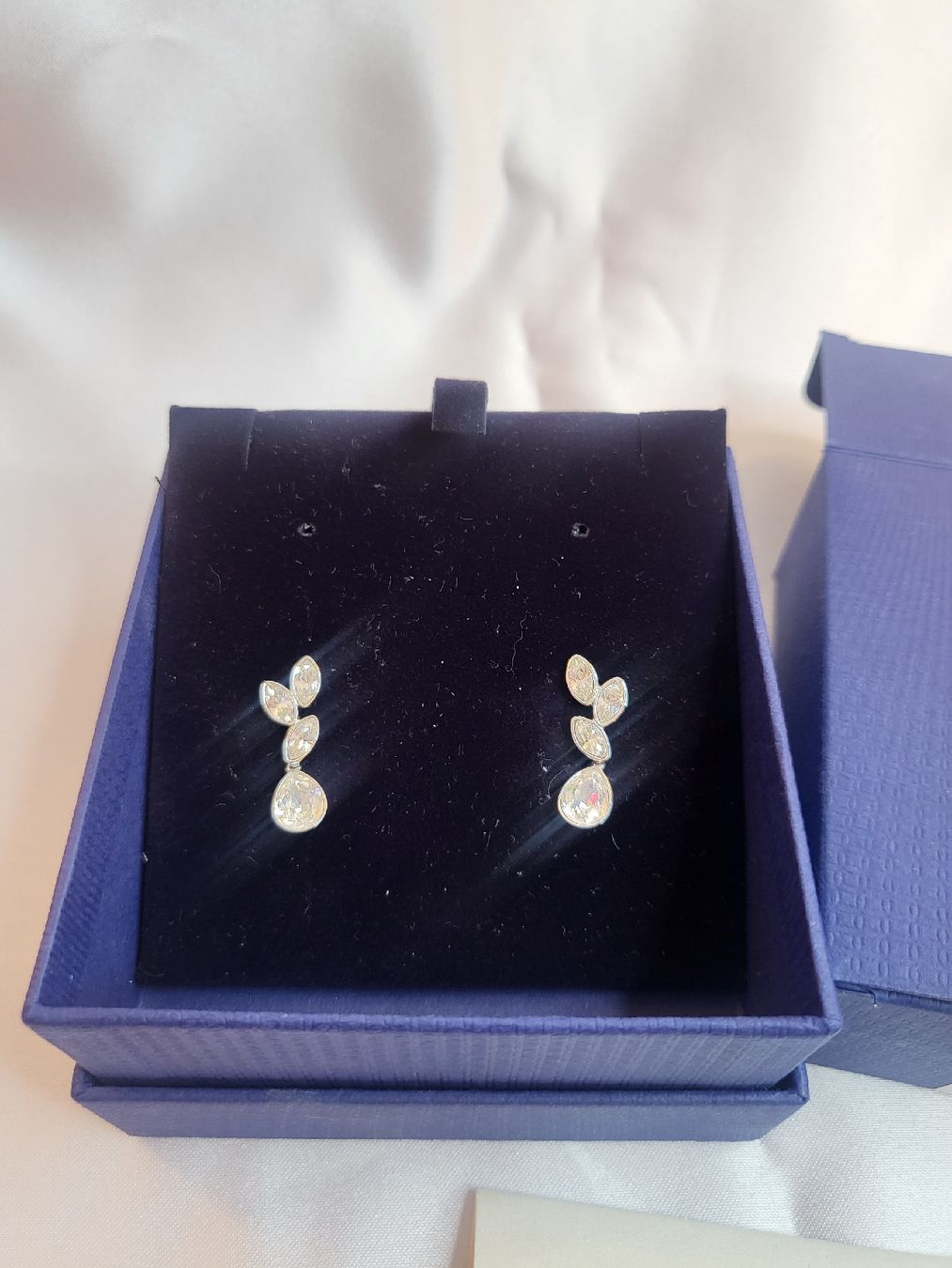 Swarovski Orecchini pendenti & Orecchini a lobo: NEUE Swarovski Ohrringen  – Nuovo e nell'imballaggio originale da Hellbühl venduto da d.d.d.125 1