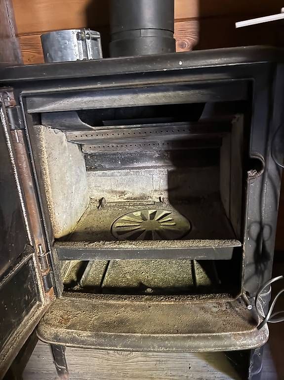 Stufe caminetto: Fourneau à bois  – Usato da St-George venduto da Ilaam 1