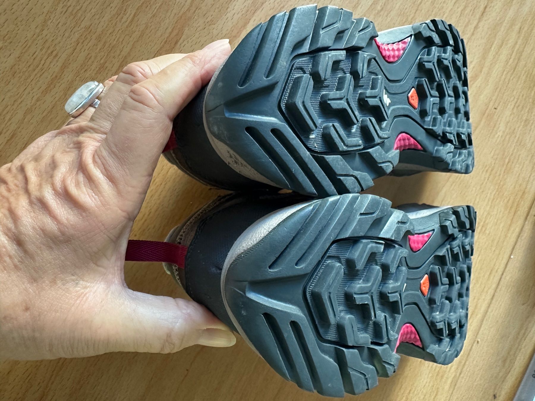 Scarpe da donna: Queschua Wanderschuhe, Einlegesohlenlänge 25cm – Usato da Au ZH venduto da fortschreiter 3