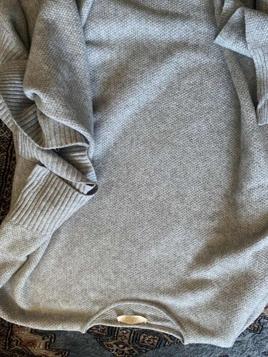 Maglioni & Felpe: SUIJO Poncho gr M – Usato da Gutenswil venduto da Bregenzer8610 4