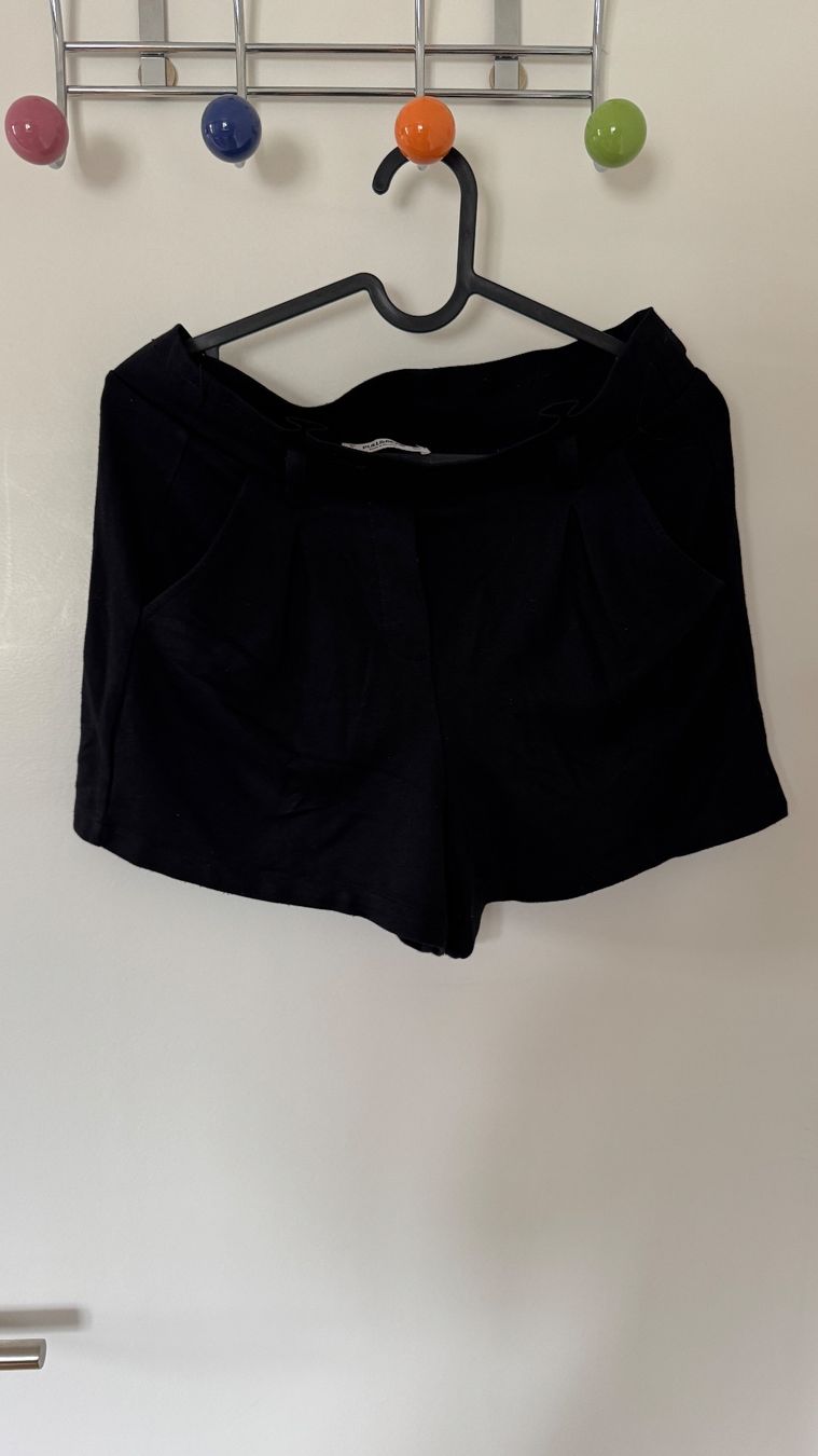 Pull&Bear Pantaloni: Pull&Bear Shorts, schwarz, Gr. S – Usato da Luzern venduto da Ecila007