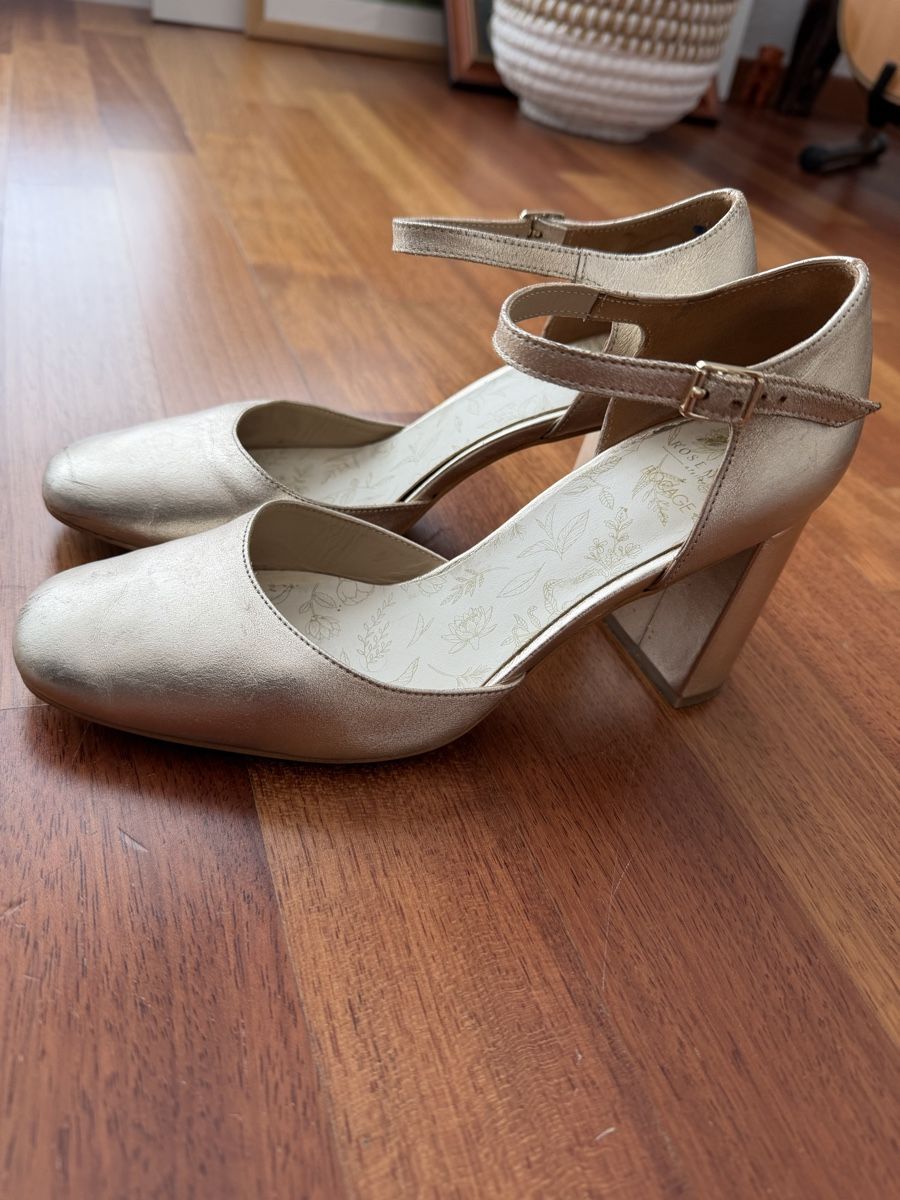 Scarpe da donna: Chaussures bocage talon – Usato da Rolle venduto da yosra_RM 1