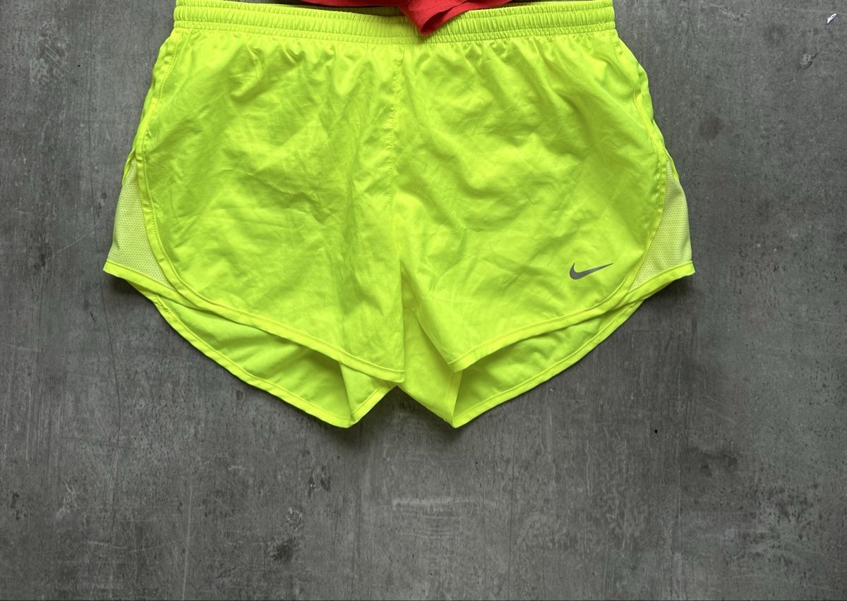 Pantaloni: NIKE Running Shorts – Usato da Basel venduto da FatmaCan52