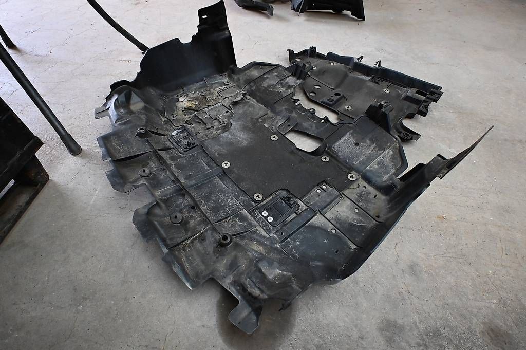 Subaru Tutti pezzi di ricambio auto: Motor Abdeckung Subaru WRX – Usato da Frick venduto da sandro_martin 2