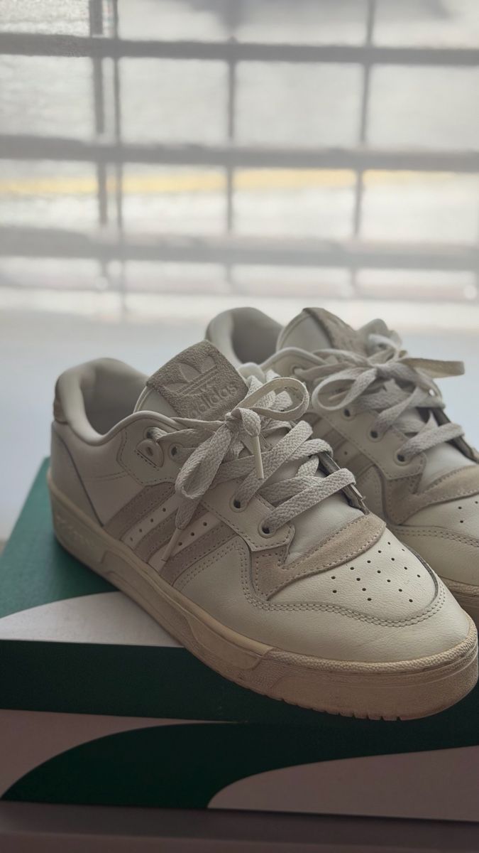 Adidas Chaussures hommes: Baskets basses Adidas Rivalry beige taille 39 2/3  – D'occasion à Boniswil par sol_rr6s 1