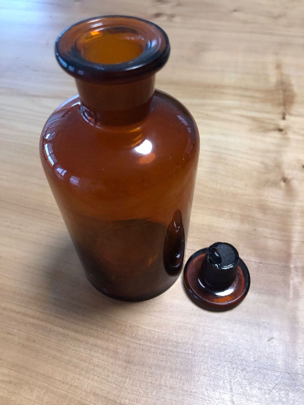 Laborzubehör: Antike braune Apothekerflasche mit Glasstopfen 200ml – Gebraucht aus Kaltbrunn von lagone1 1