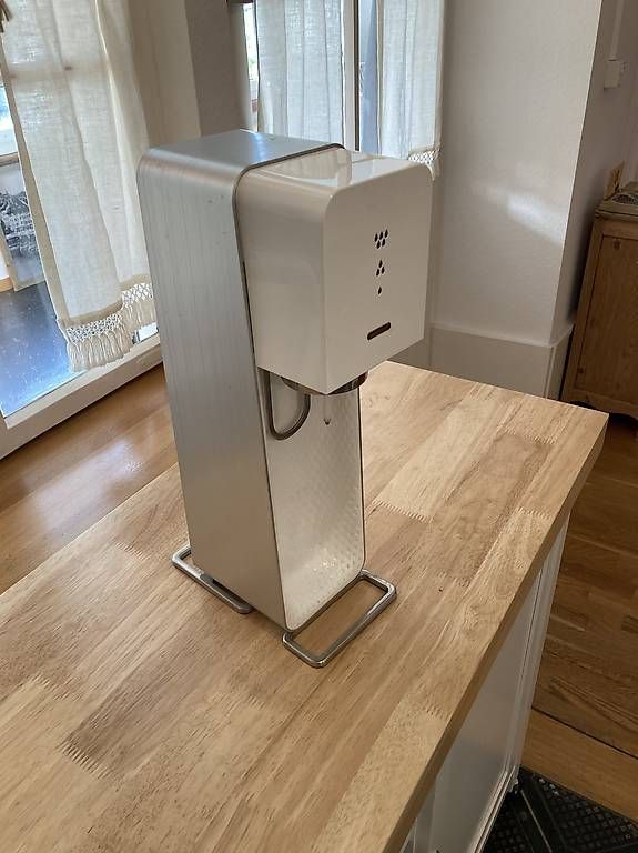 Elettrodomestici da cucina: SodaStream Source Wassersprudler, ohne Zylinder – Usato da Pratteln venduto da riq 1