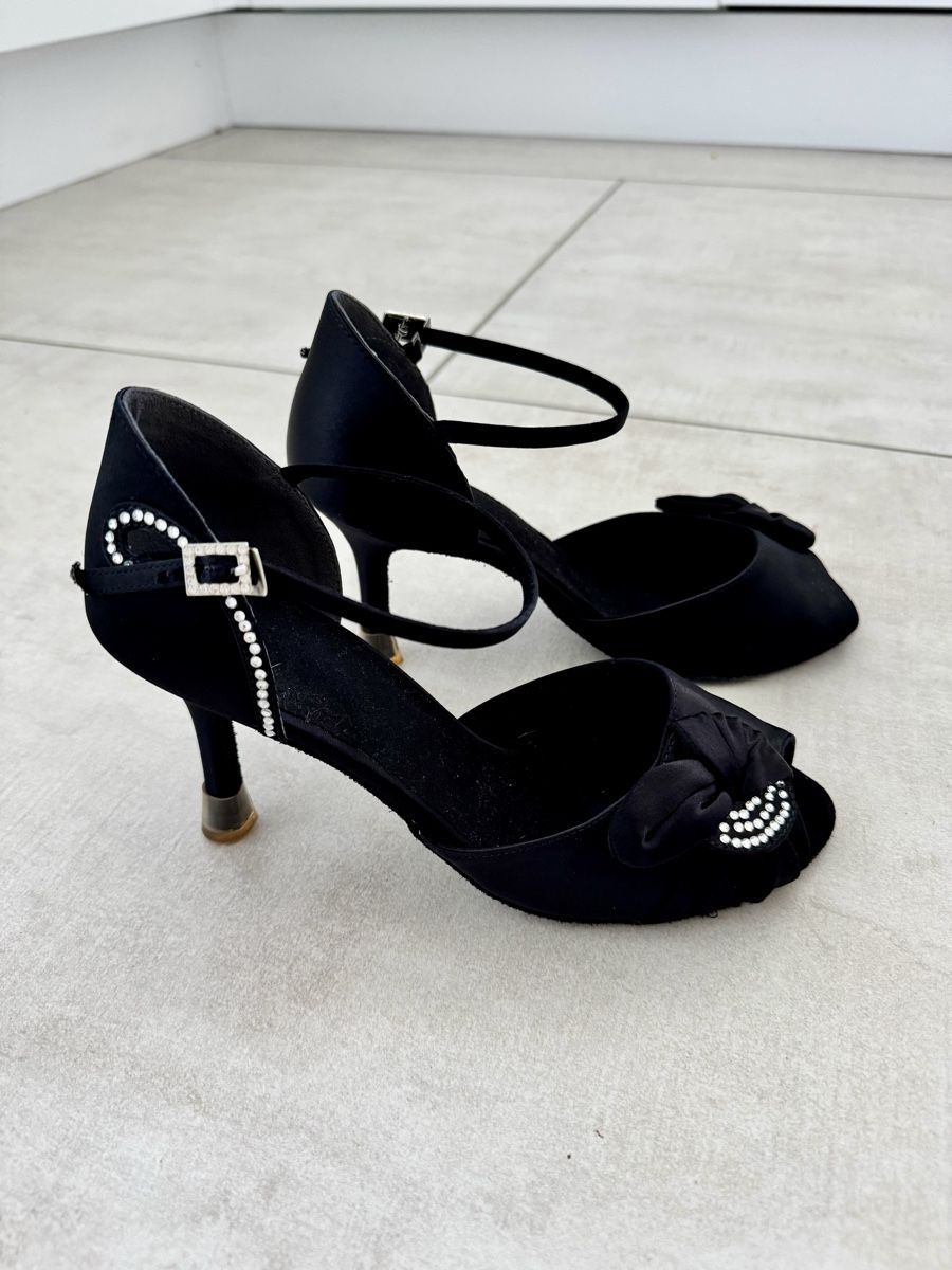 Damenschuhe: Supadance Black Satin size 39/40 – Gebraucht aus Langnau am Albis von Sophie_Jarolimova