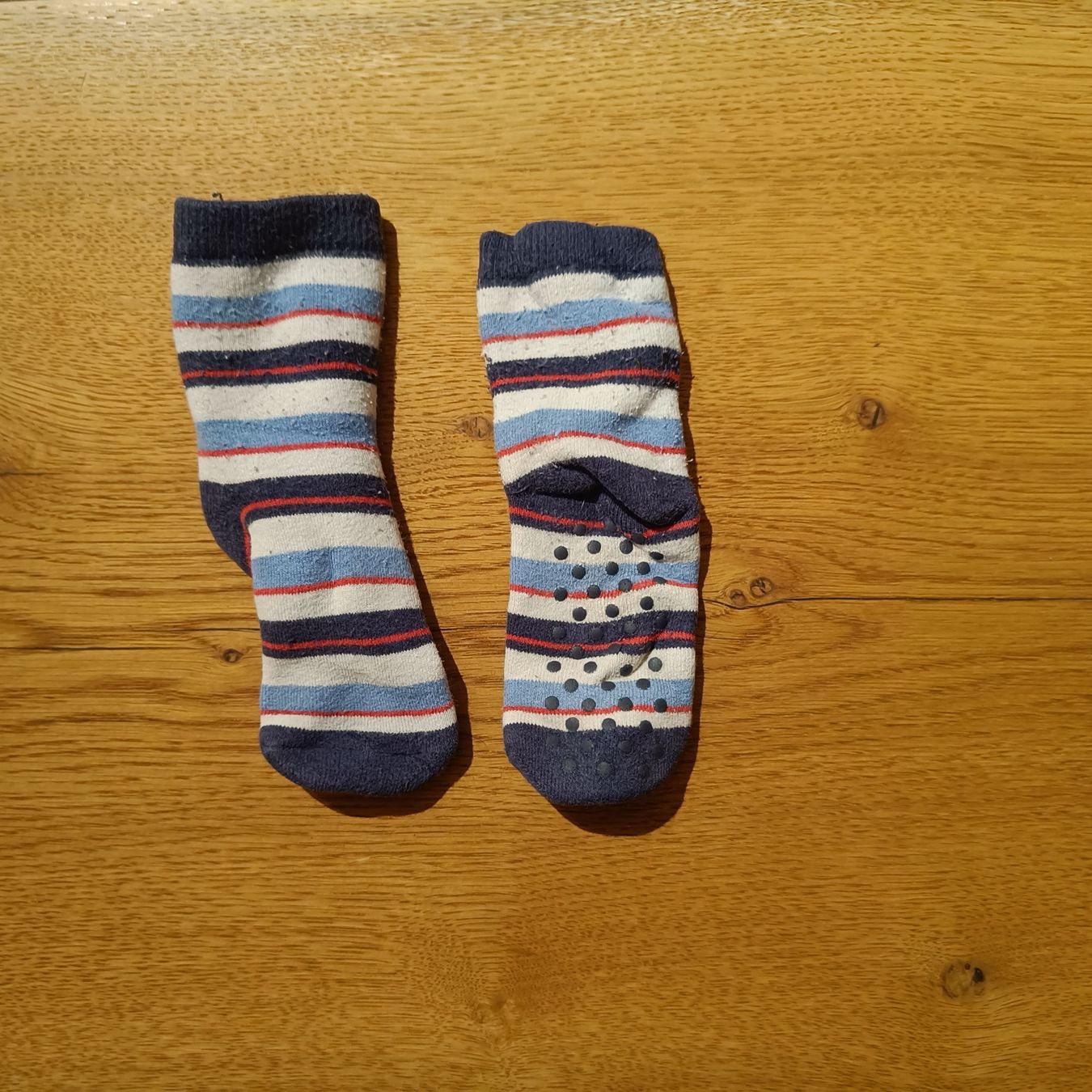 Socken für Kinder: Socken Grösse 23-26 – Gebraucht aus Jaberg von urig17.