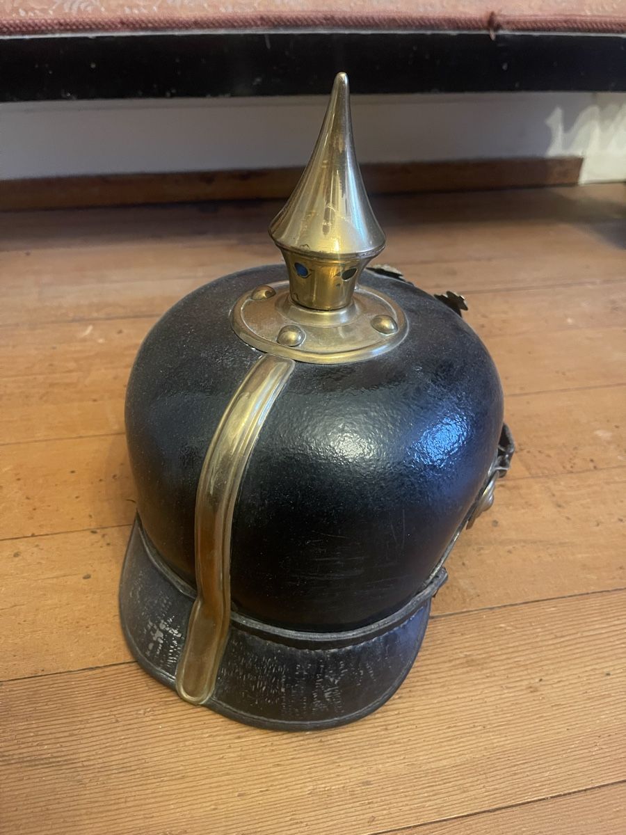 Uniformi: Pickelhaube Württemberg  – Usato da Basel venduto da torthum 1