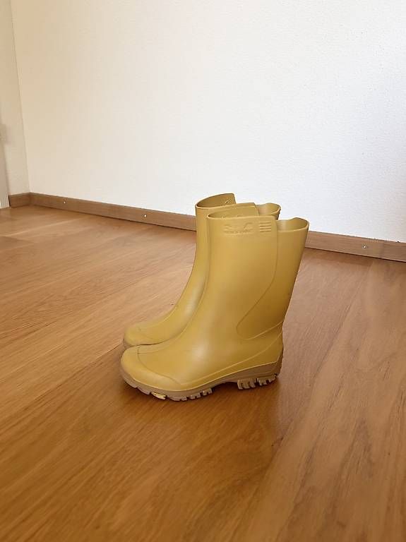 Schuhe für Jungen: Gummistiefel Decathlon 27/28 – Gebraucht aus Uerzlikon von Krzysiek_Szczep