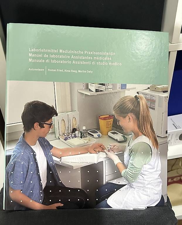 Libri: Manuale di laboratorio per assistenti di studio medico – Usato da Massagno venduto da marti_kne