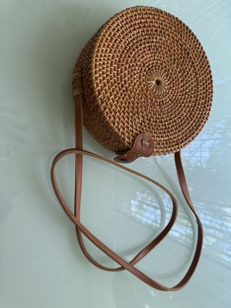 Rattan Tasche rund beige Leder guter Zustand