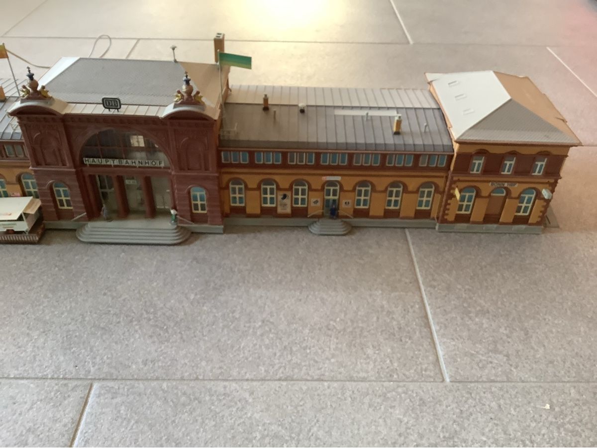 Modellini di ferrovie: Bahnhof Bonn H0 – Usato da Eglisau venduto da Papillion 2
