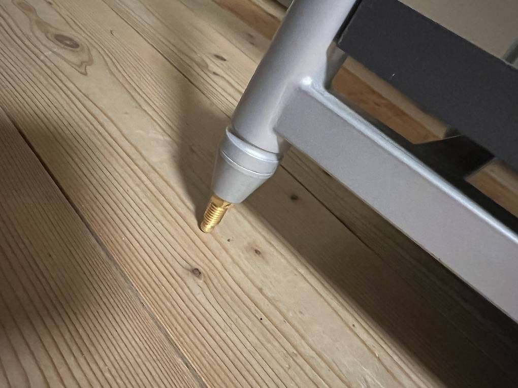Supporti a parete: Hi-Fi Rack / Möbel Solidsteel – Usato da Liestal venduto da bluesdave79 1