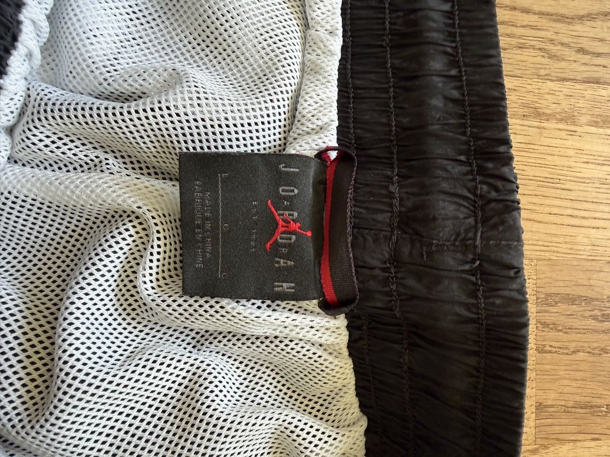 Pantaloni: Jordan Shorts schwarz – Usato da Bassersdorf venduto da Joe_56lh 2