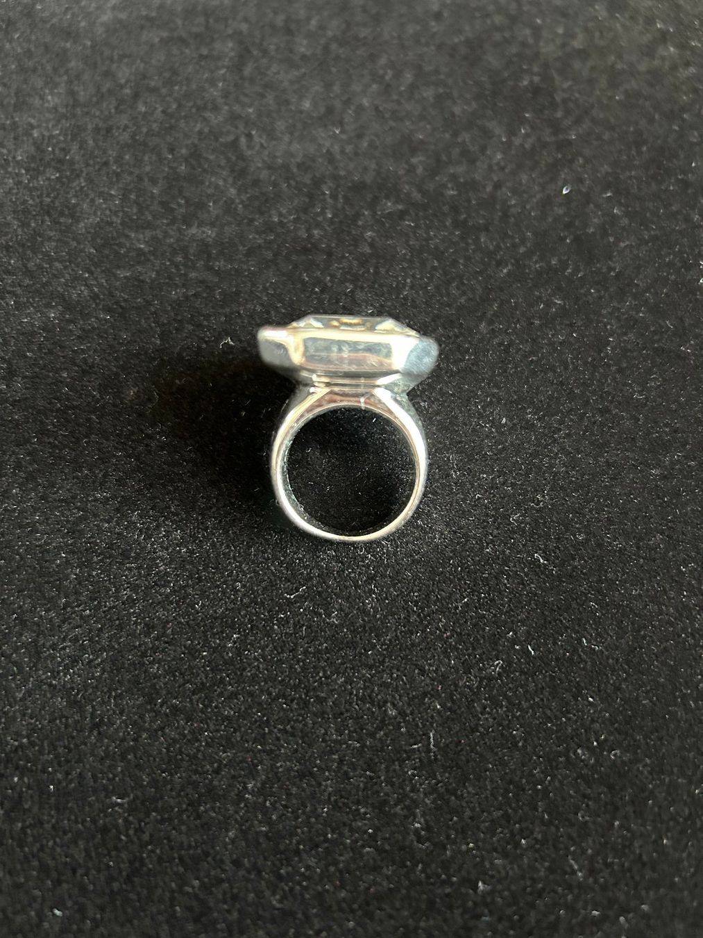 Swarovski Ringe: Fingerring mit Swarovskistein – Gebraucht aus Hirzel von chn_vq9y 1