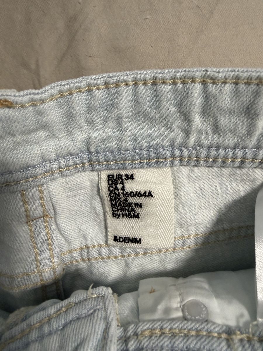 H&M Jeans: H&M Jean shorts size 34 – Usato da Horgen venduto da Elizhadz 2