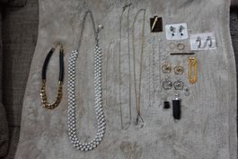 1 schönes 25 teiliges Modeschmuck Set