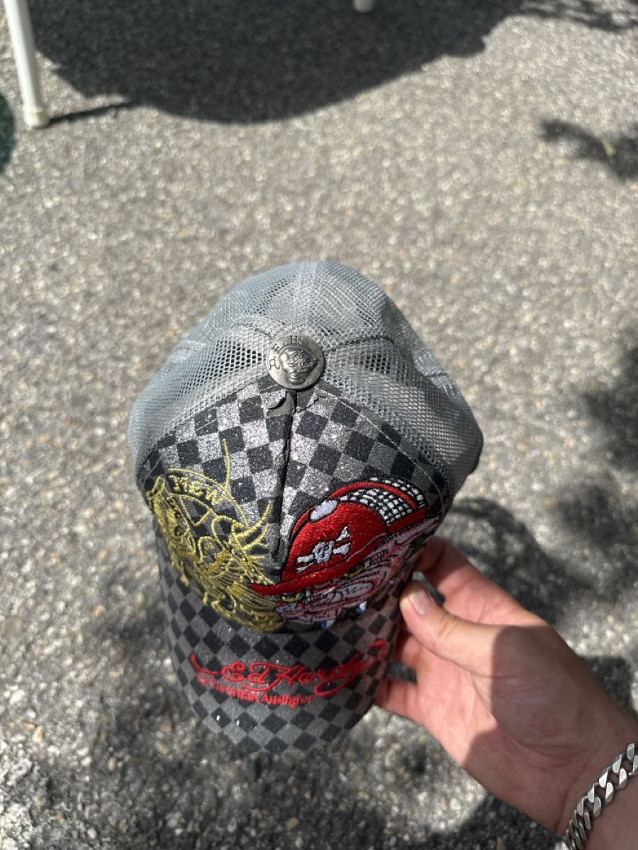 Ed Hardy Altro in  Abbigliamento & Accessori: Ed Hardy Cap Hund grau – Usato da Gerlafingen venduto da jan_dlt9 1