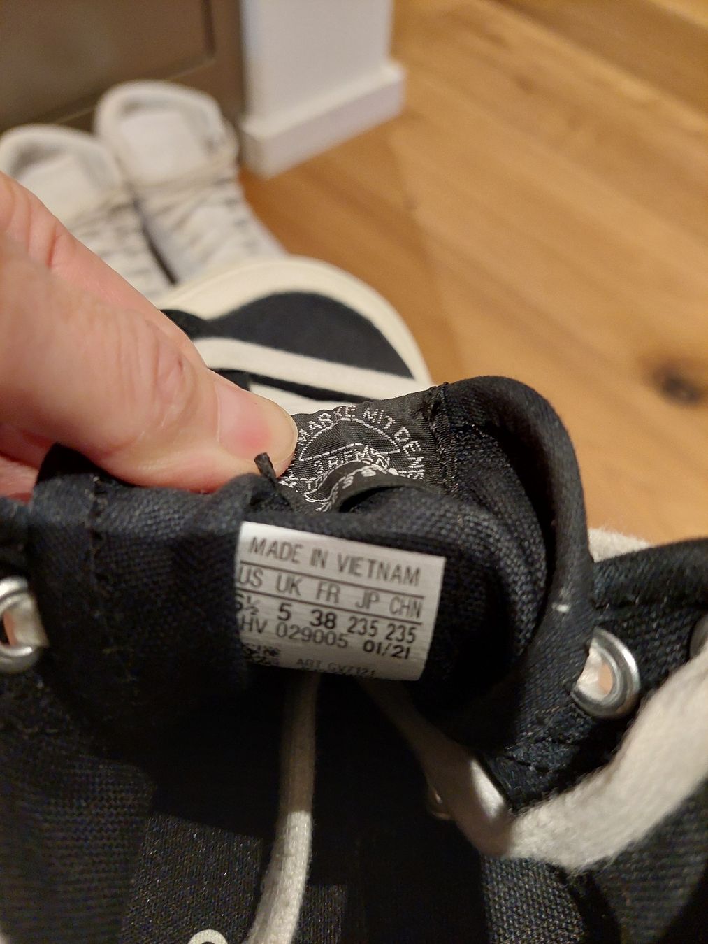 Adidas Herrenschuhe: Adidas Sneaker NIZZA, schwarz, Gr. 38 – Gebraucht aus Schenkon von rausausdemhaus 4