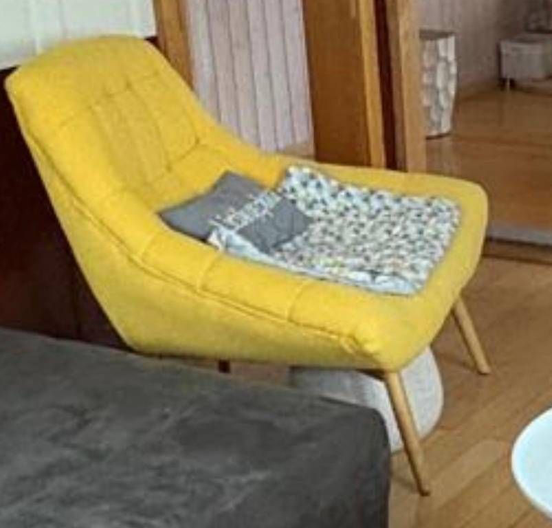 Sessel: Design Sessel gelb – Gebraucht aus Wangen SZ von timbales