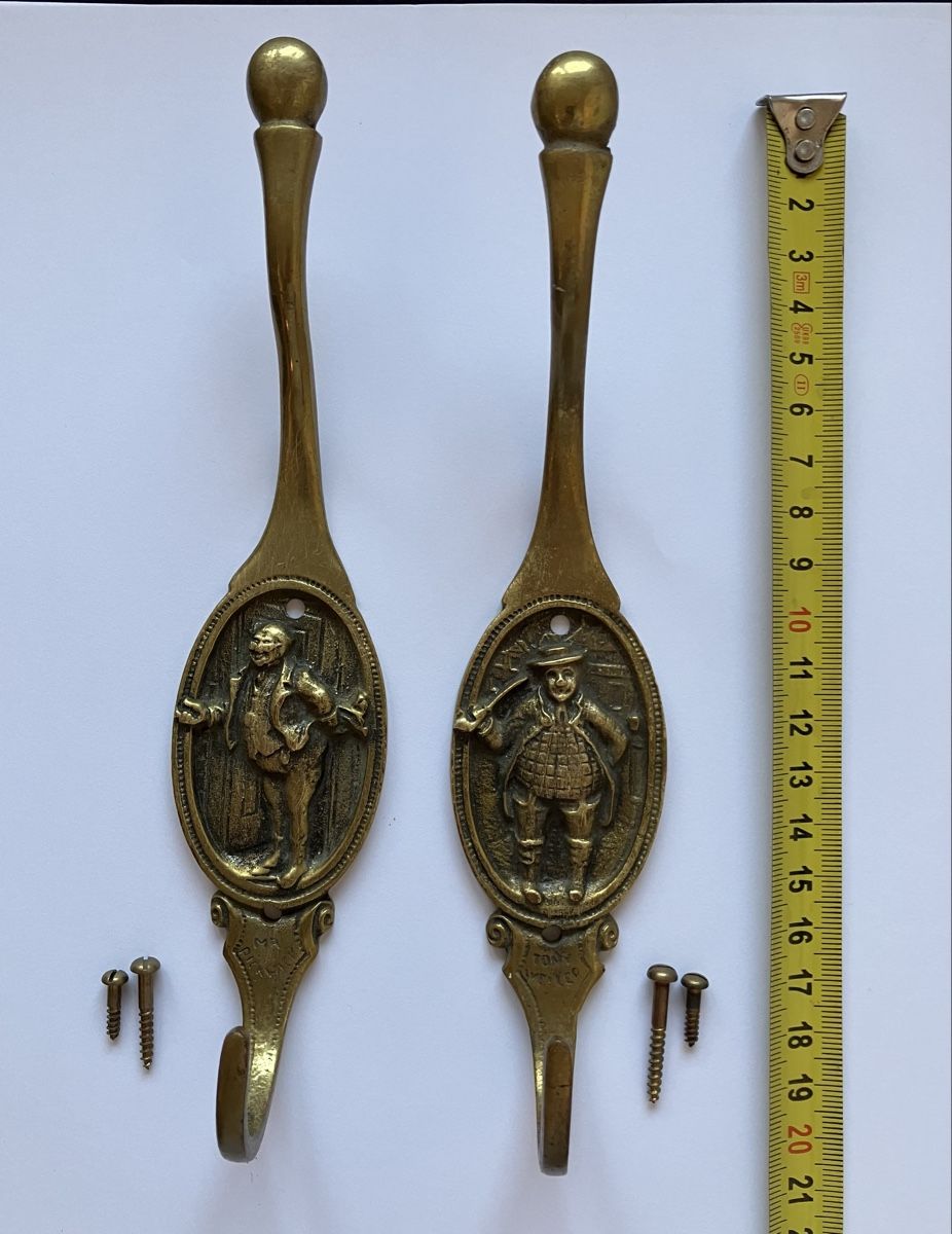 Appendiabiti: 2 vintage coat hat hook wall hangers – Usato da Lugano venduto da sel_x7bg