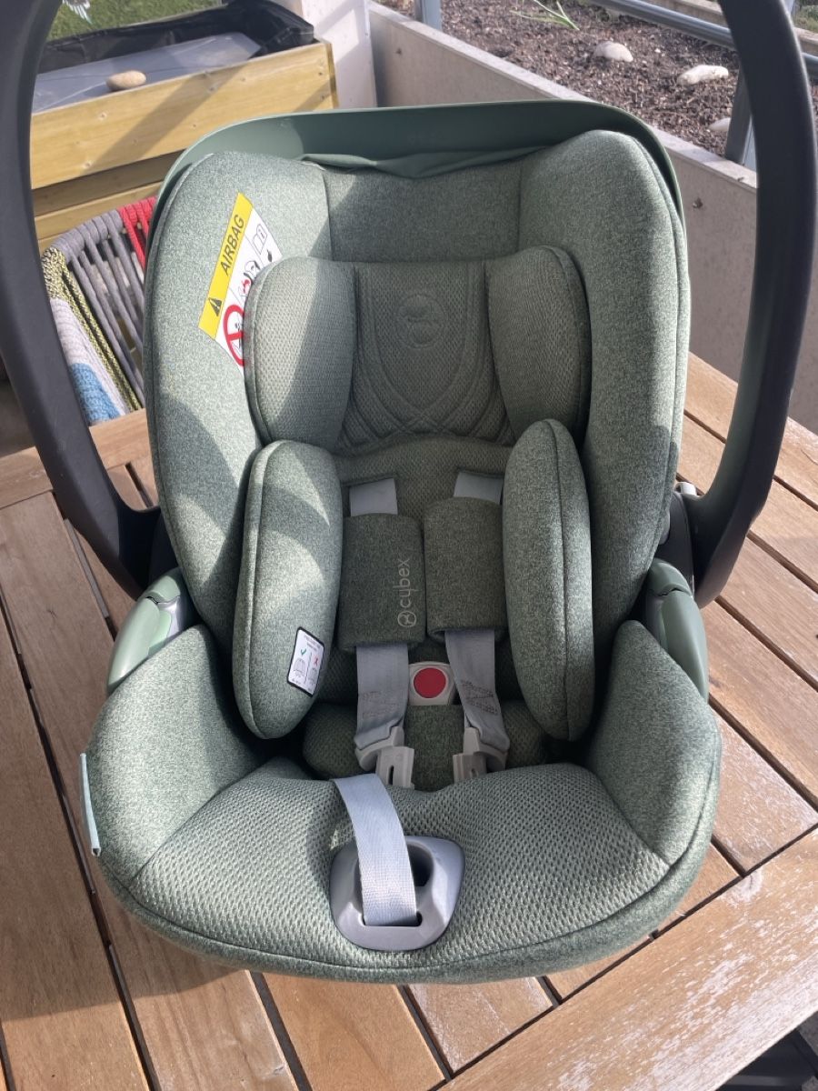 Cybex Seggiolini per auto: Babyschale Cybex Cloud T / Farbe leaf green – Usato da Rotkreuz venduto da Rajah