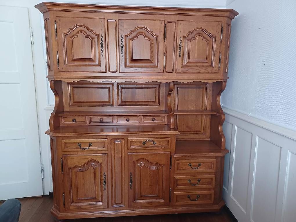 Credenze: Holz Buffet / Wohnzimmerschrank – Usato da Worben venduto da baumannpascal