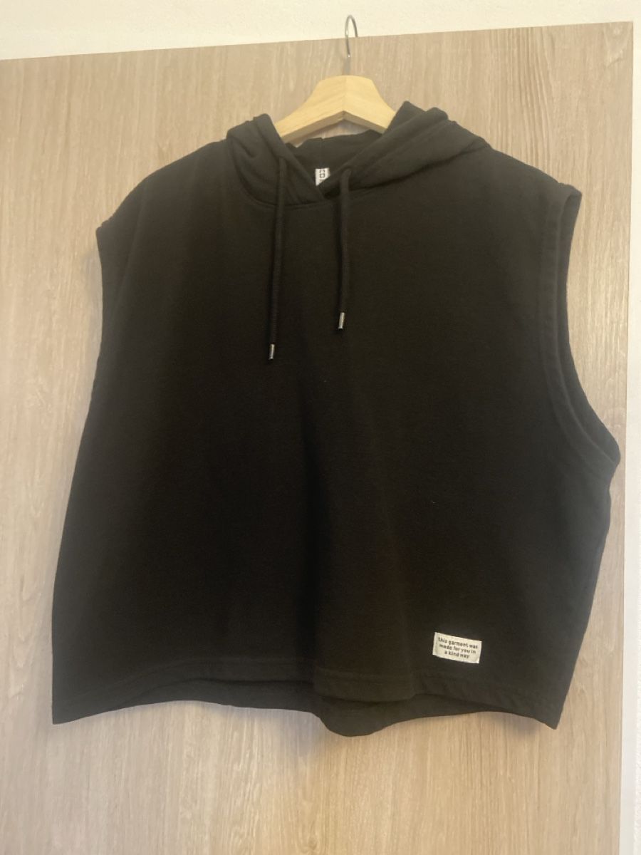 H&M Tops: Gilet SM sweat - XL Noir – Gebraucht aus Sornard (Nendaz) von delezedoris