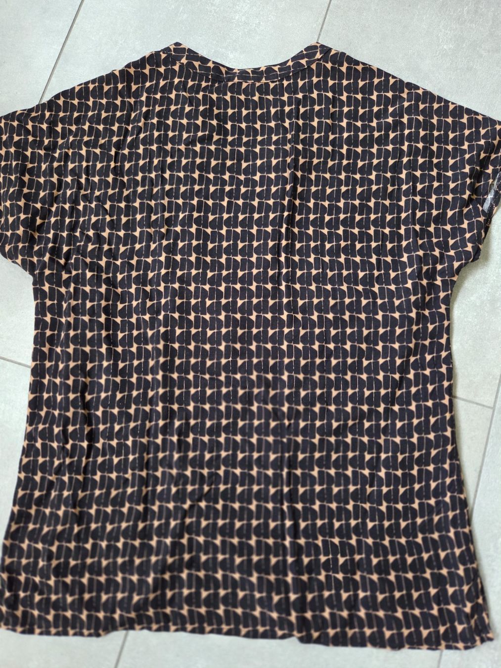 Camicette: T-Shirt / Bluse von MILANO Grösse 34 – Usato da Wiesendangen venduto da troawus 3