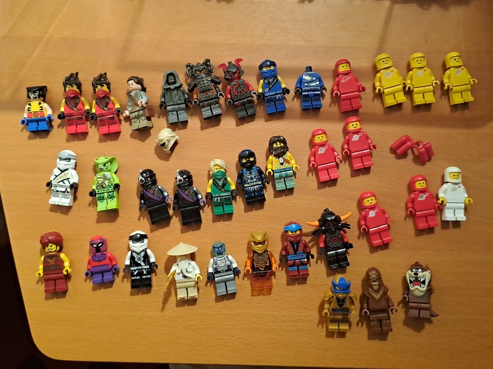 Lego Giocattoli: Diverse Lego Figuren  Versand möglich  – Usato da Kestenholz venduto da Knox1973
