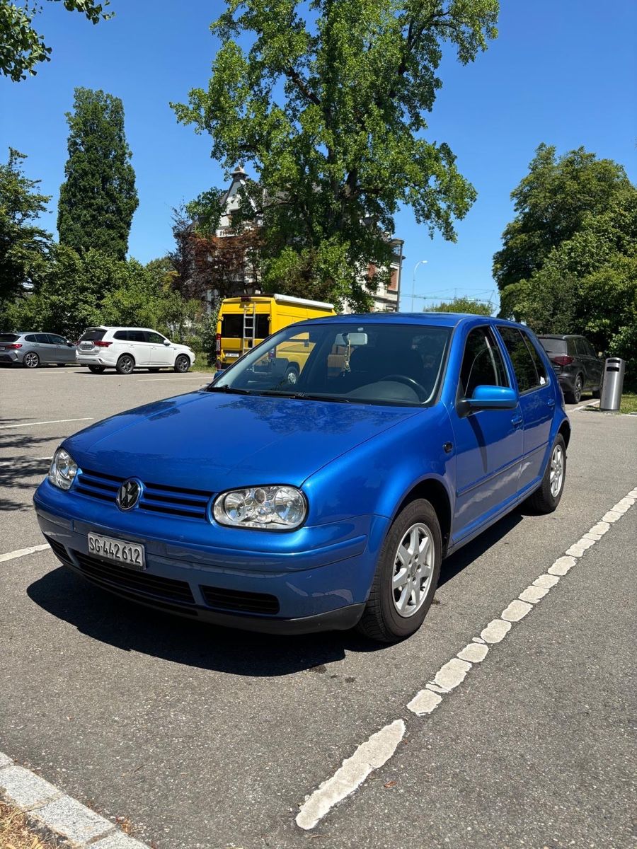 VW Autos: VW Golf blau metallic – Gebraucht aus Uzwil von ort_9797 1