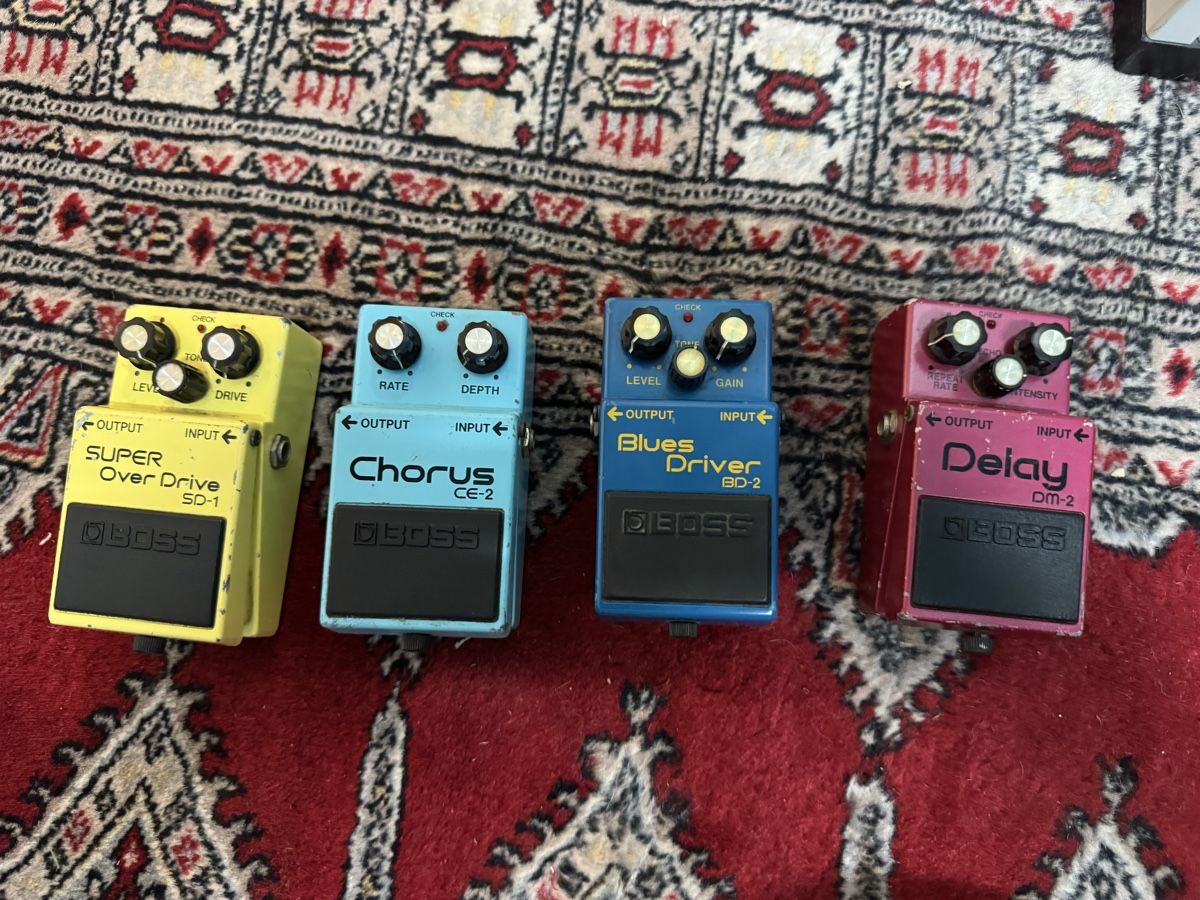 Boss Strumenti musicali: Boss gitarren effekt geräte 4 stk – Usato da Zunzgen venduto da milesdavis76